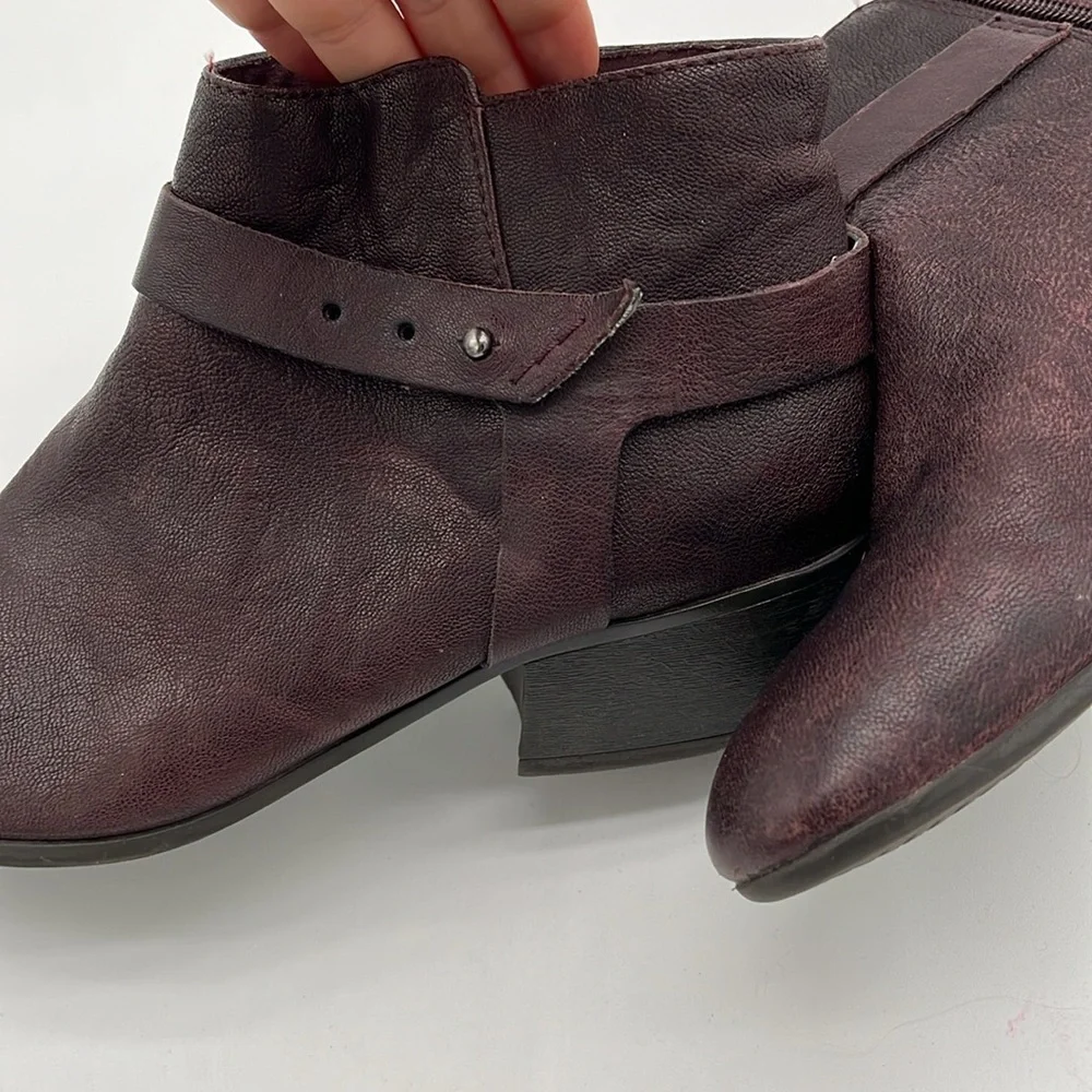 Clarks Red Leather Side Zip Ankle Booties Women Size 9 BLEMISH